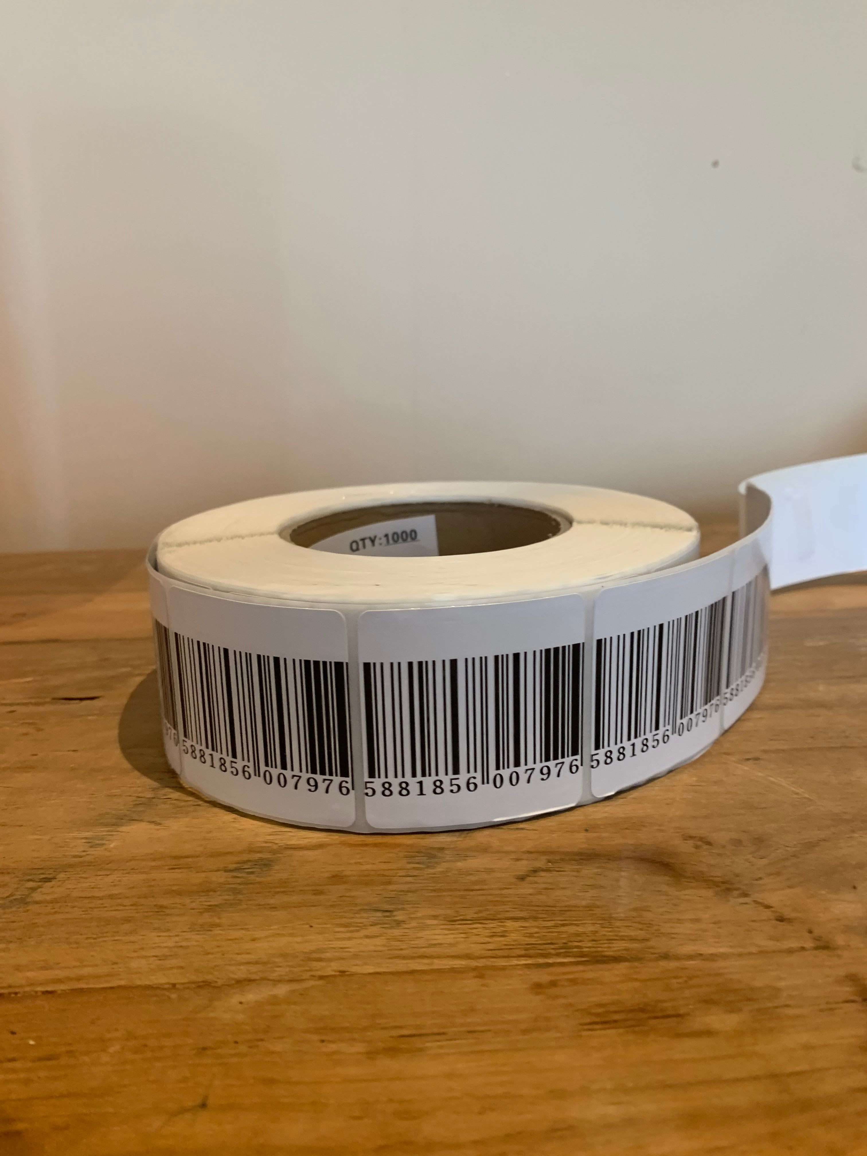 Beveiligingsstickers 5cm x 5cm BARCODE RF - 1000st/rol - ACTIE!